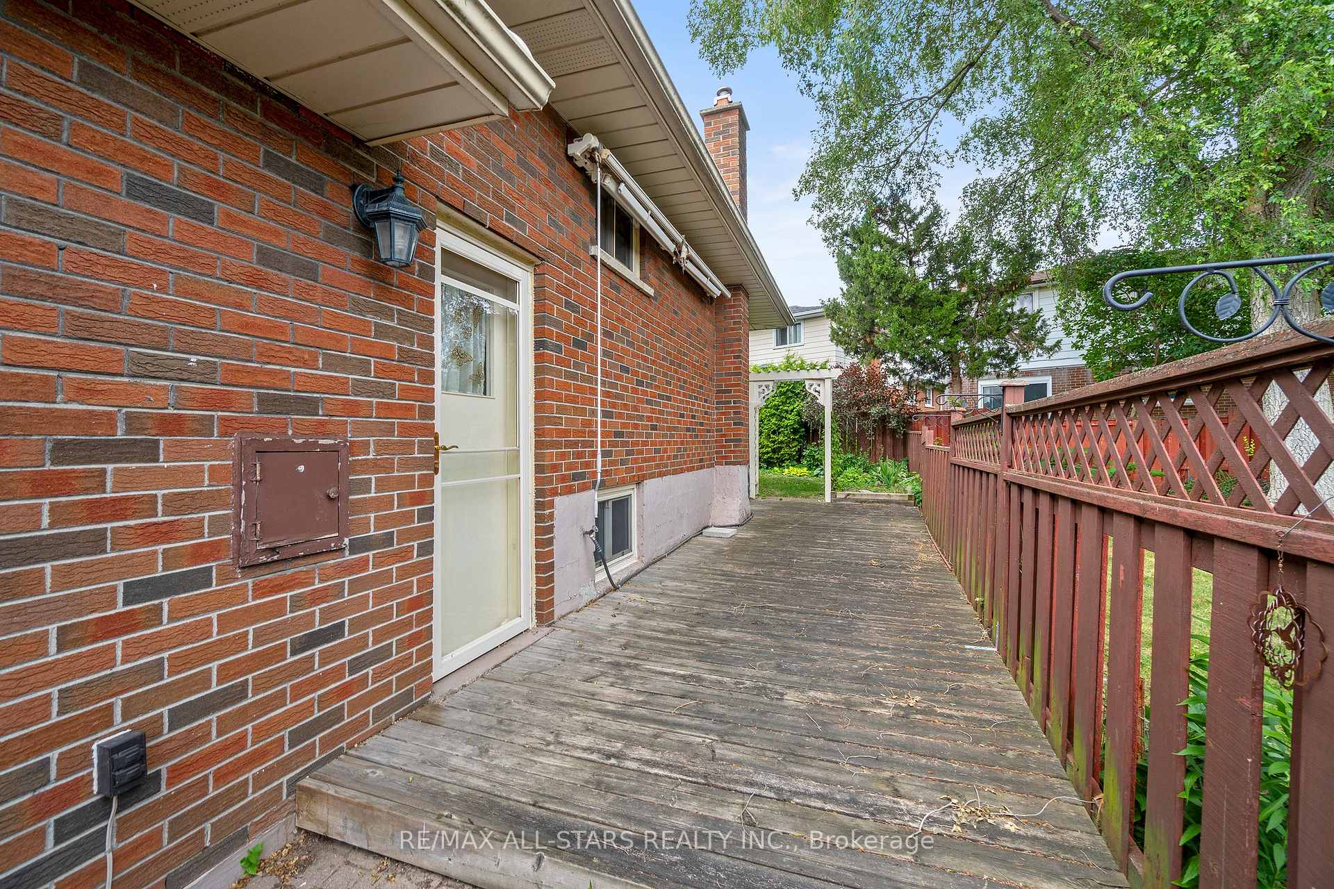 Photo 20 of 24 Ensign Place, Scarborough, Woburn — HOMEH
