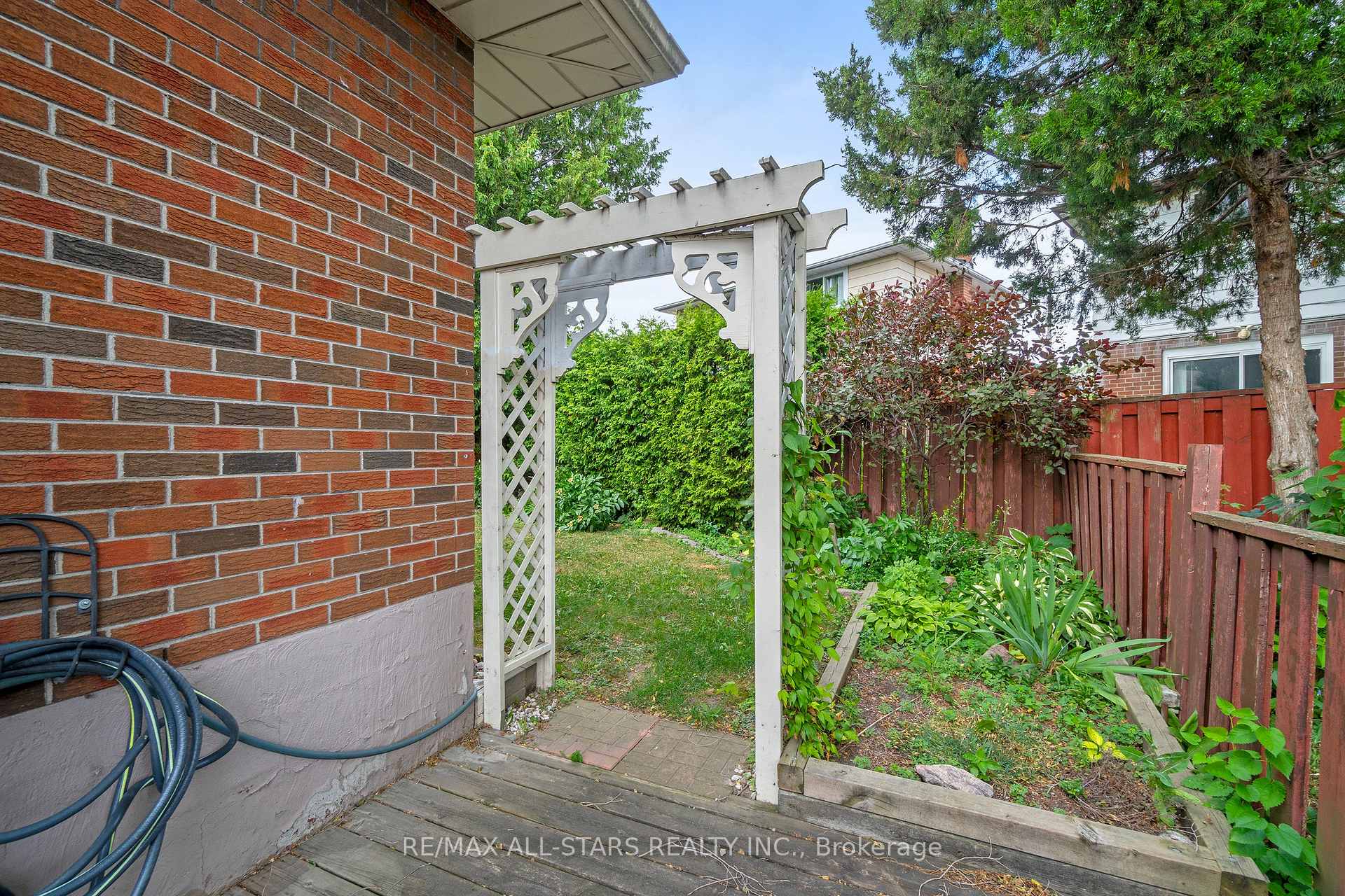Photo 21 of 24 Ensign Place, Scarborough, Woburn — HOMEH