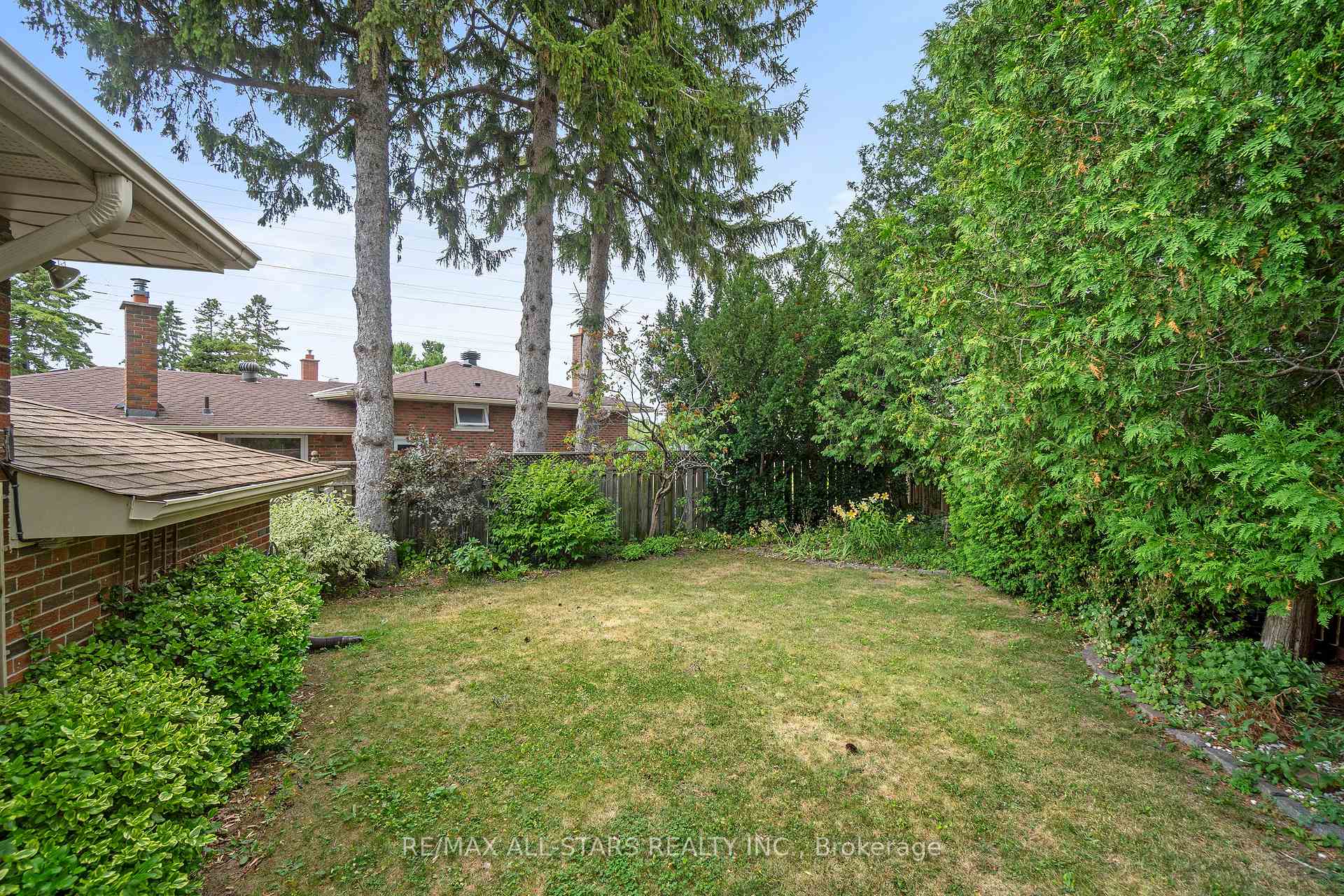 Photo 23 of 24 Ensign Place, Scarborough, Woburn — HOMEH