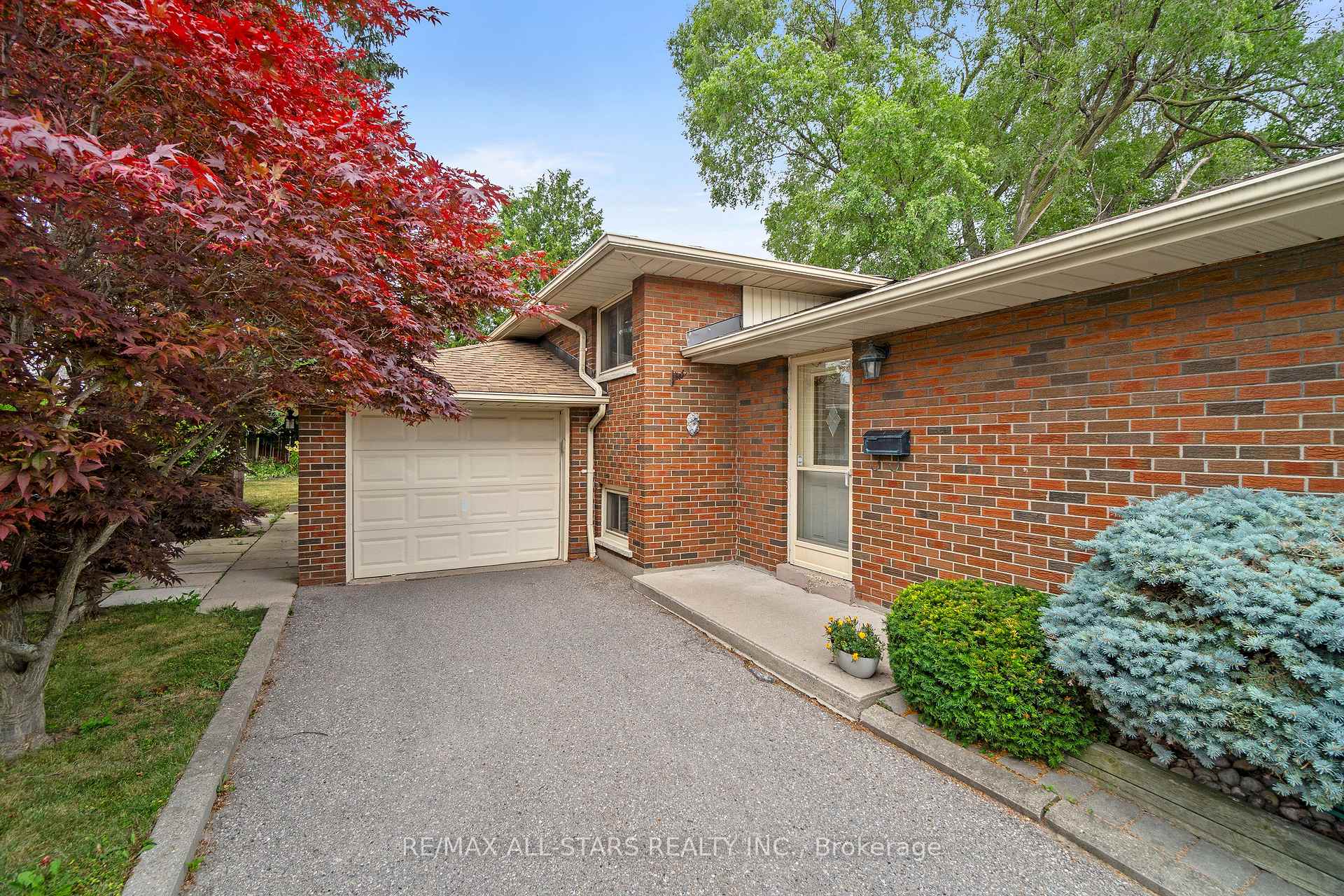 Photo 30 of 24 Ensign Place, Scarborough, Woburn — HOMEH