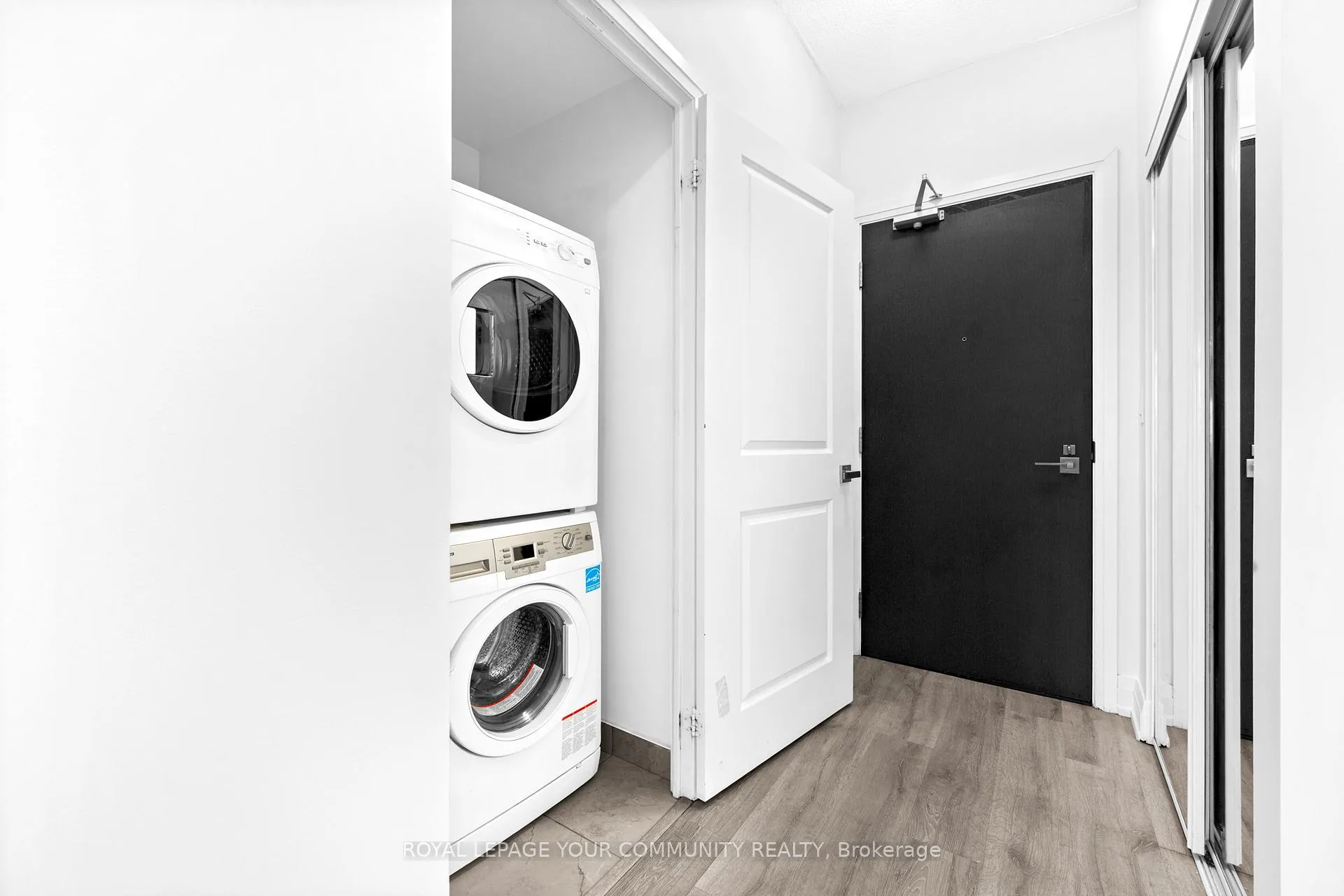 Photo 9 of Unit 1609, 3700 Highway 7 Road, Vaughan, Vaughan Corporate Centre — HOMEH