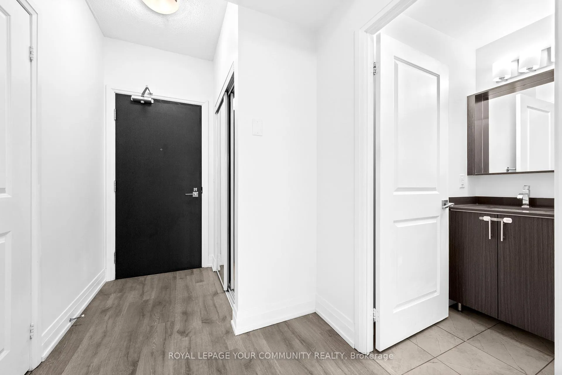 Photo 10 of Unit 1609, 3700 Highway 7 Road, Vaughan, Vaughan Corporate Centre — HOMEH