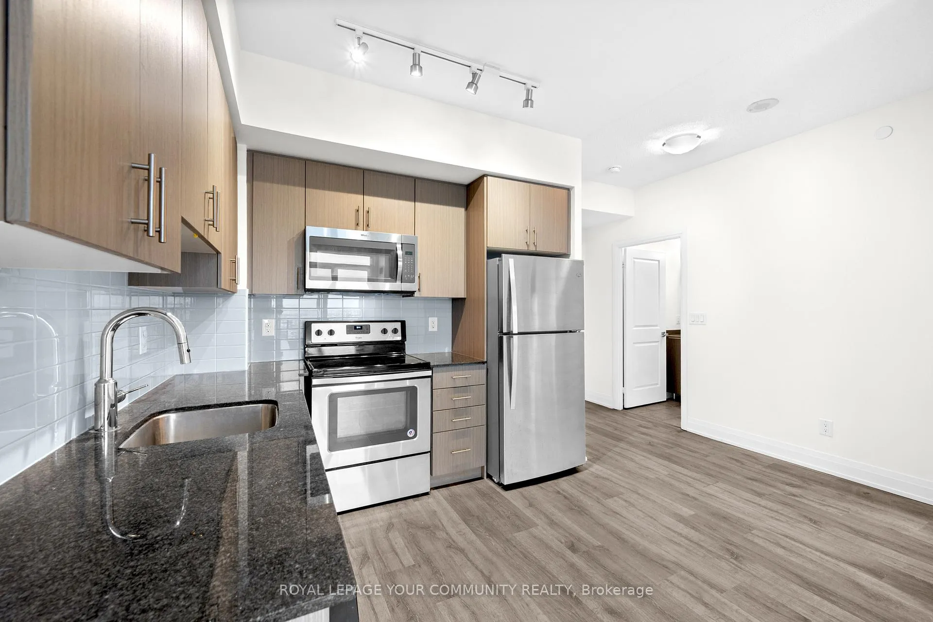 Photo 16 of Unit 1609, 3700 Highway 7 Road, Vaughan, Vaughan Corporate Centre — HOMEH