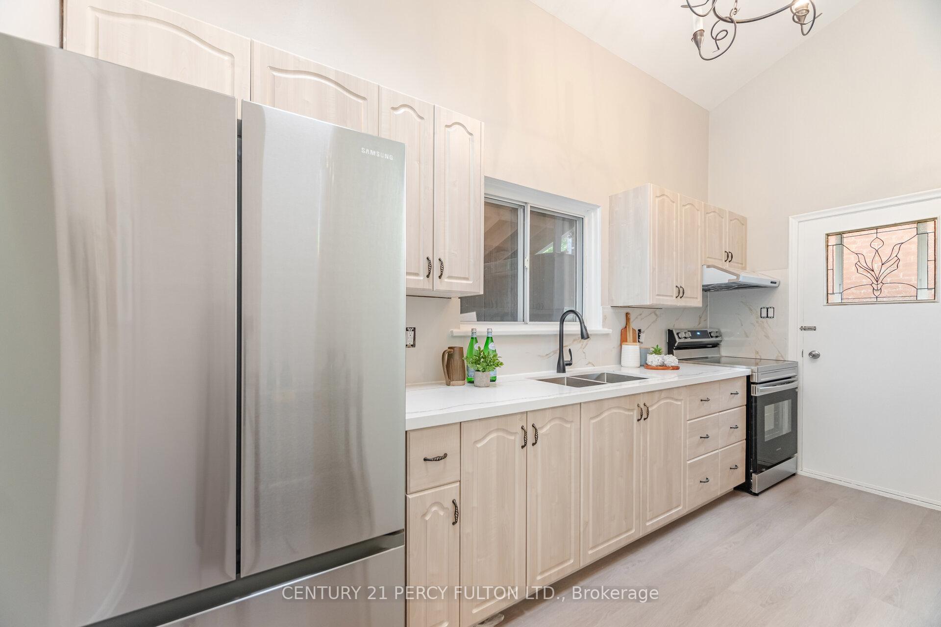 Photo 9 of 27 Benleigh Drive, Scarborough, Woburn — HOMEH