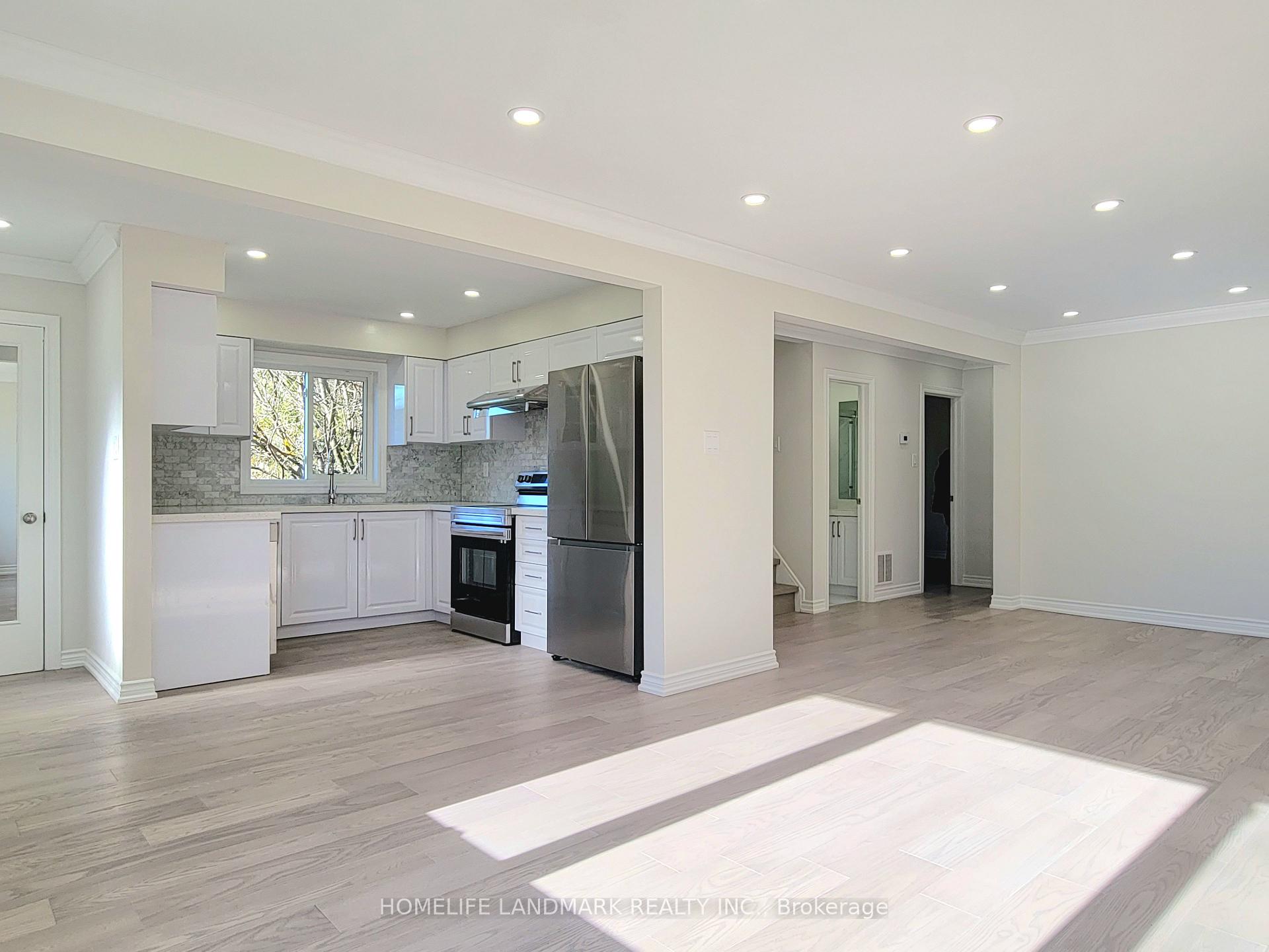 Photo 3 of Unit Main, 6 Gardens Crescent, Toronto, East York — HOMEH