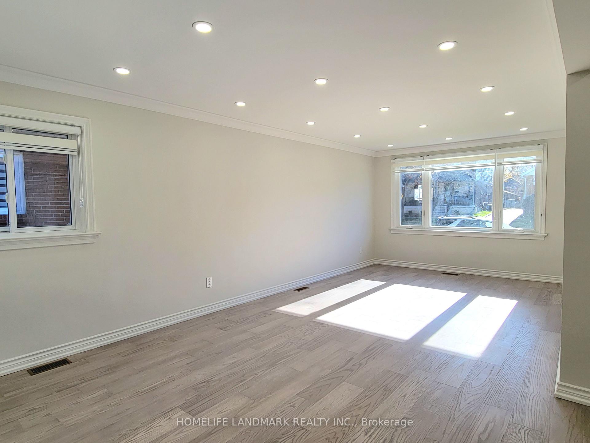 Photo 6 of Unit Main, 6 Gardens Crescent, Toronto, East York — HOMEH