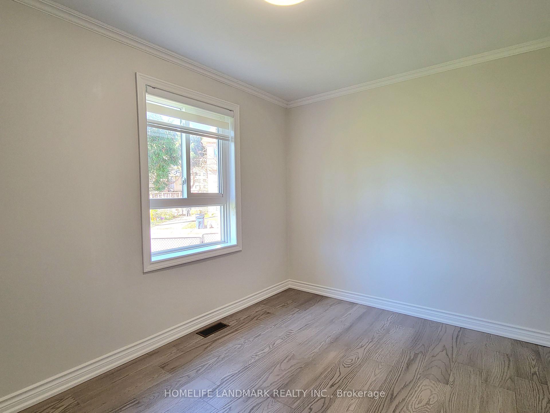 Photo 9 of Unit Main, 6 Gardens Crescent, Toronto, East York — HOMEH