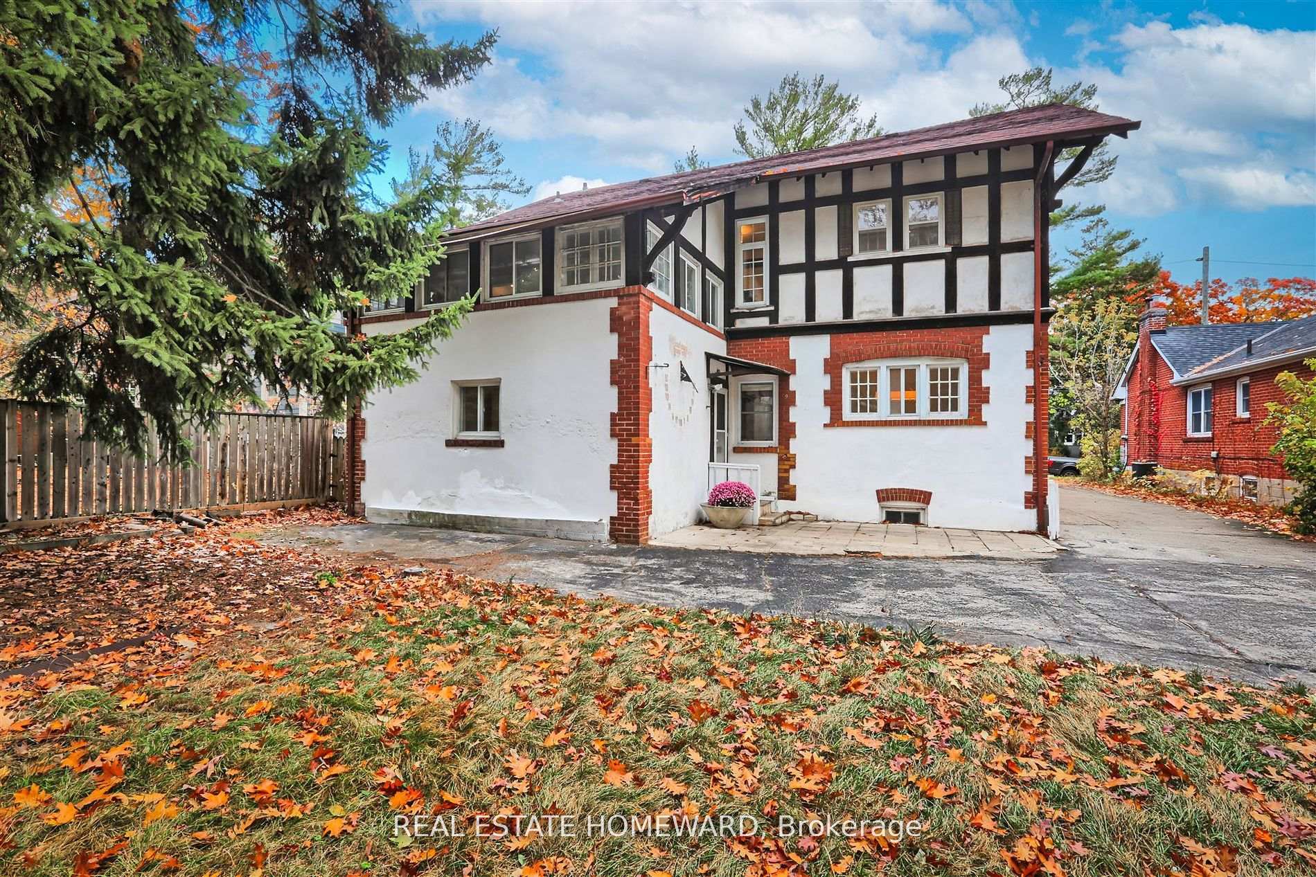 Photo 36 of 50 Courcelette Road, Scarborough, Birchcliffe-Cliffside — HOMEH