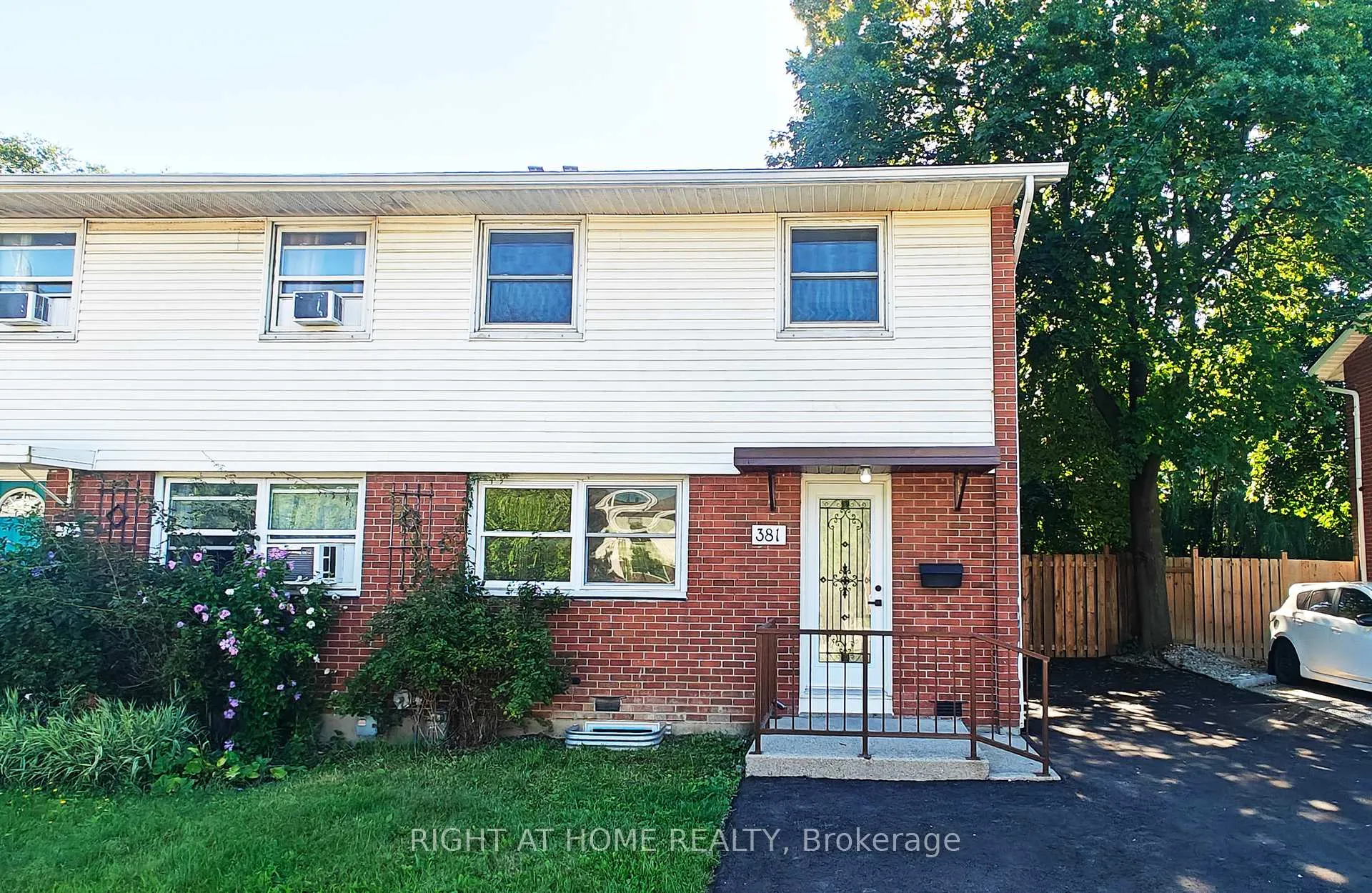 Photo 2 of 381 East 23rd Street, Hamilton, Burkholme — HOMEH