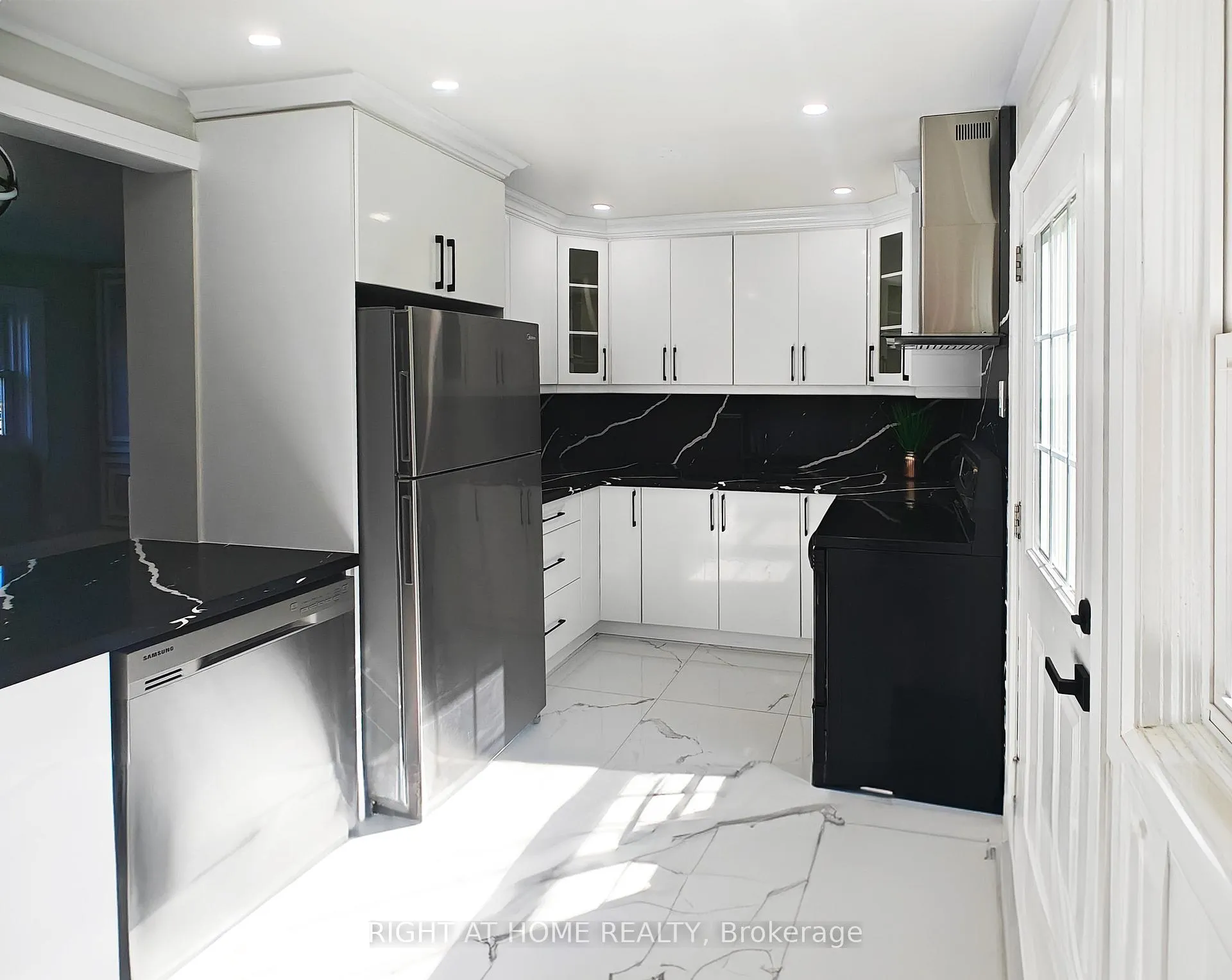 Photo 10 of 381 East 23rd Street, Hamilton, Burkholme — HOMEH