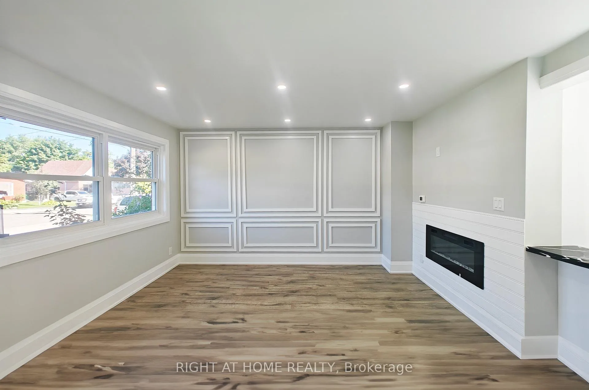 Photo 17 of 381 East 23rd Street, Hamilton, Burkholme — HOMEH