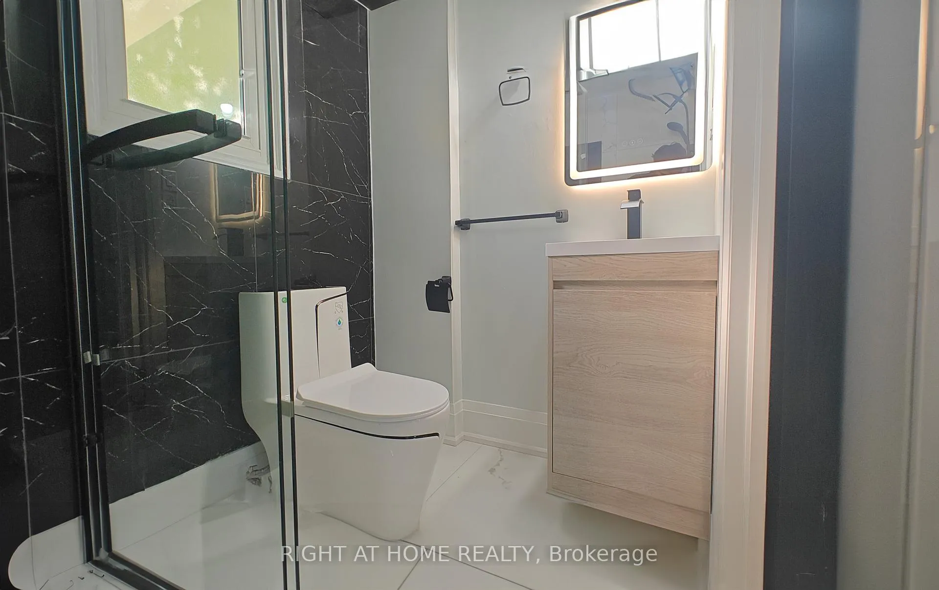 Photo 28 of 381 East 23rd Street, Hamilton, Burkholme — HOMEH