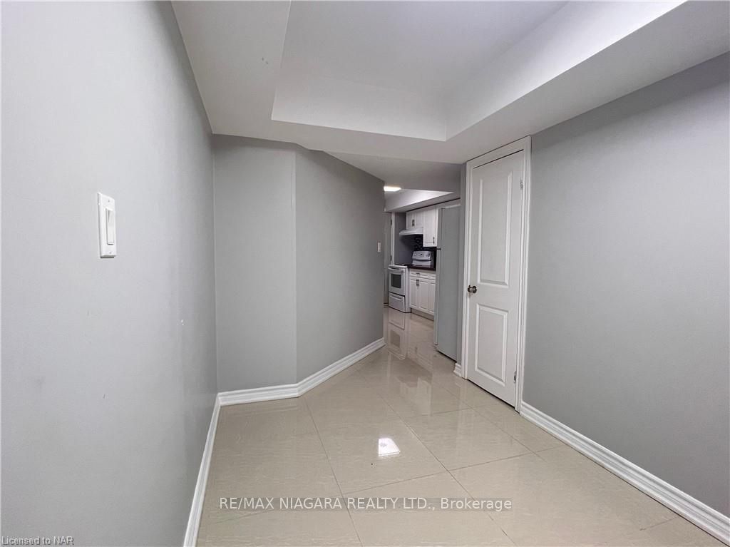 Photo 28 of 114 Winterberry Boulevard S, Thorold, Confederation Heights — HOMEH