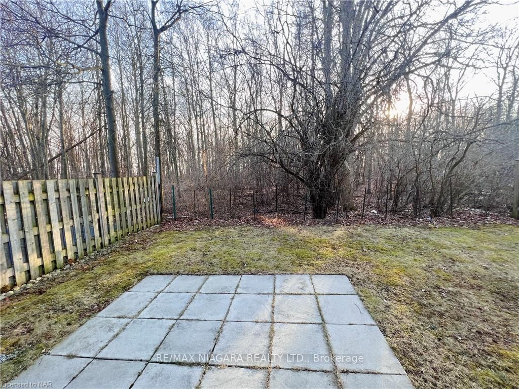 Photo 35 of 114 Winterberry Boulevard S, Thorold, Confederation Heights — HOMEH
