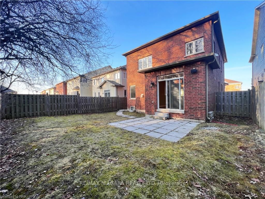 Photo 37 of 114 Winterberry Boulevard S, Thorold, Confederation Heights — HOMEH