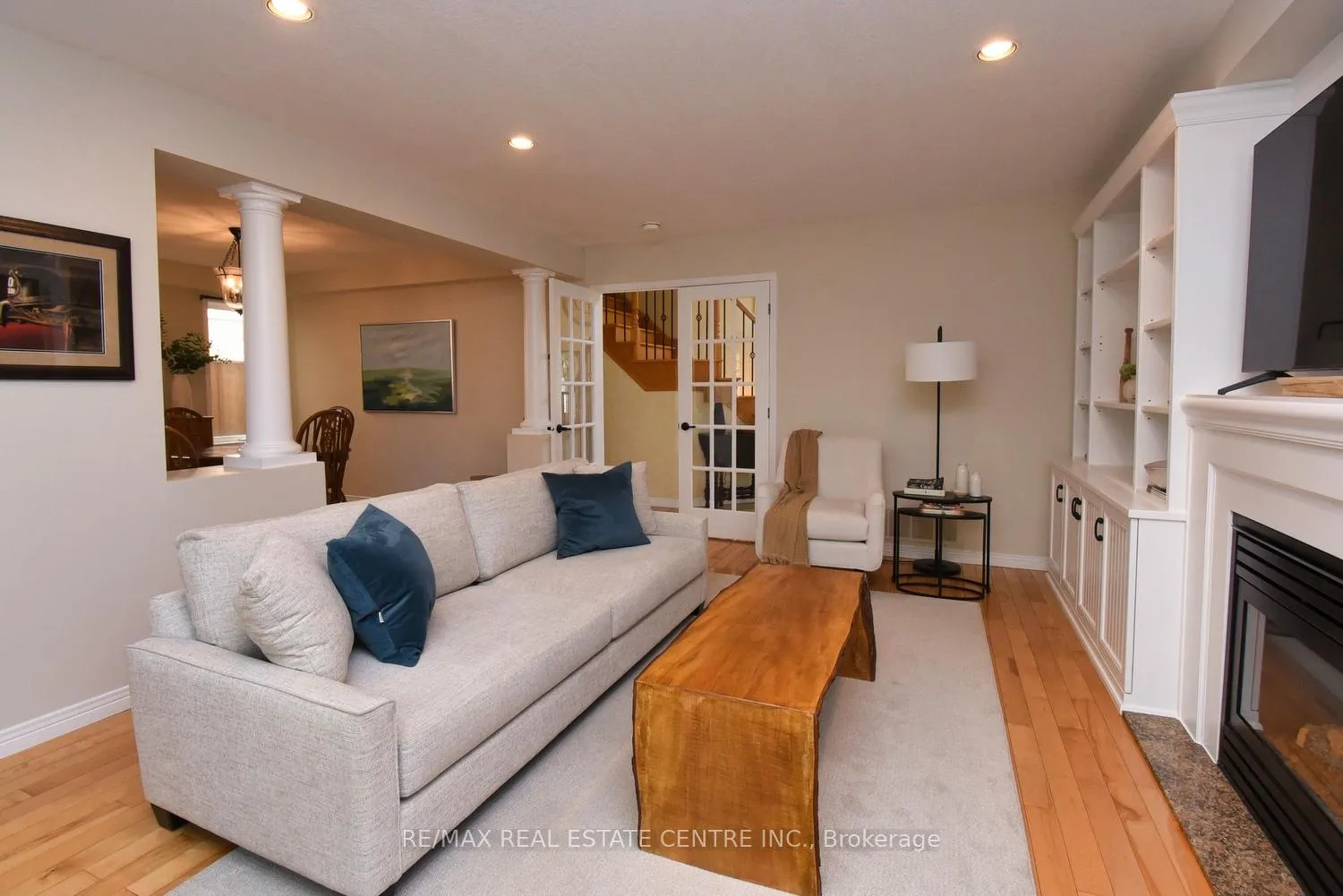 Photo 8 of 35 Eringate Drive, Hamilton, Stoney Creek Mountain — HOMEH