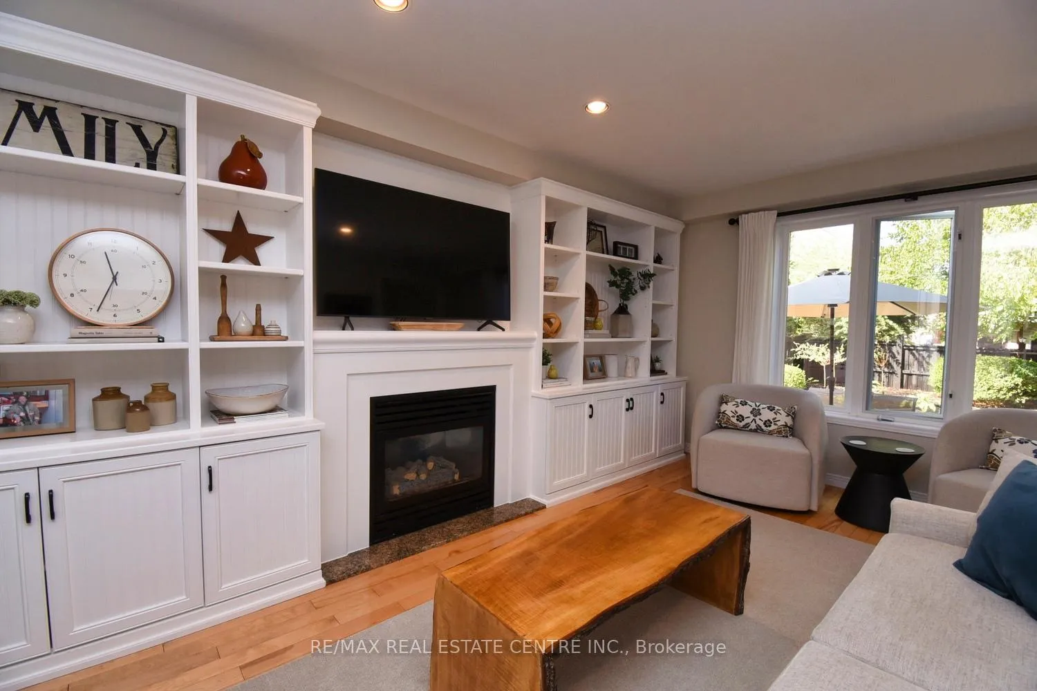 Photo 9 of 35 Eringate Drive, Hamilton, Stoney Creek Mountain — HOMEH