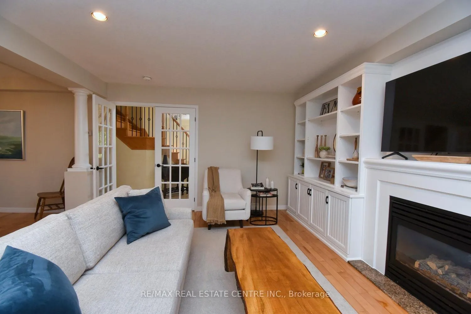 Photo 10 of 35 Eringate Drive, Hamilton, Stoney Creek Mountain — HOMEH
