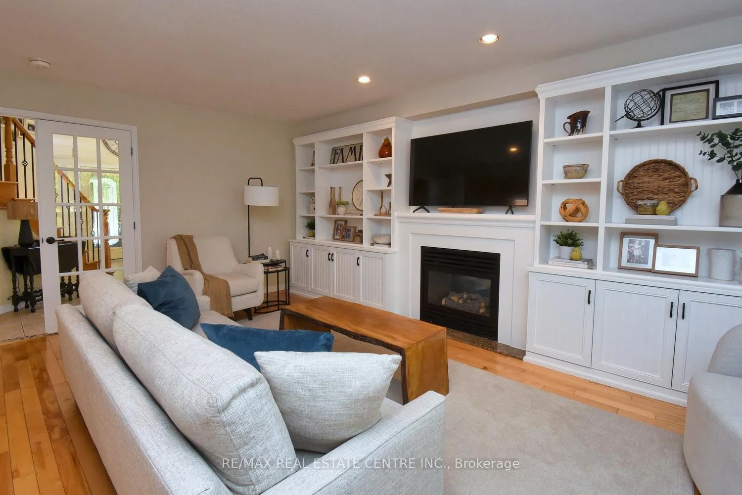 Photo 11 of 35 Eringate Drive, Hamilton, Stoney Creek Mountain — HOMEH