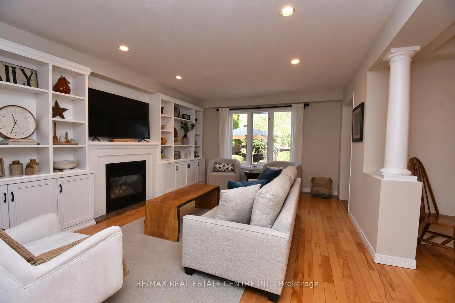 Photo 12 of 35 Eringate Drive, Hamilton, Stoney Creek Mountain — HOMEH