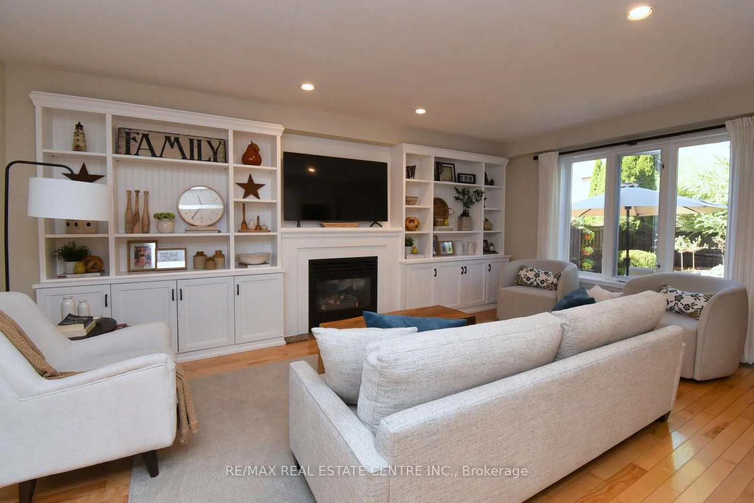 Photo 13 of 35 Eringate Drive, Hamilton, Stoney Creek Mountain — HOMEH