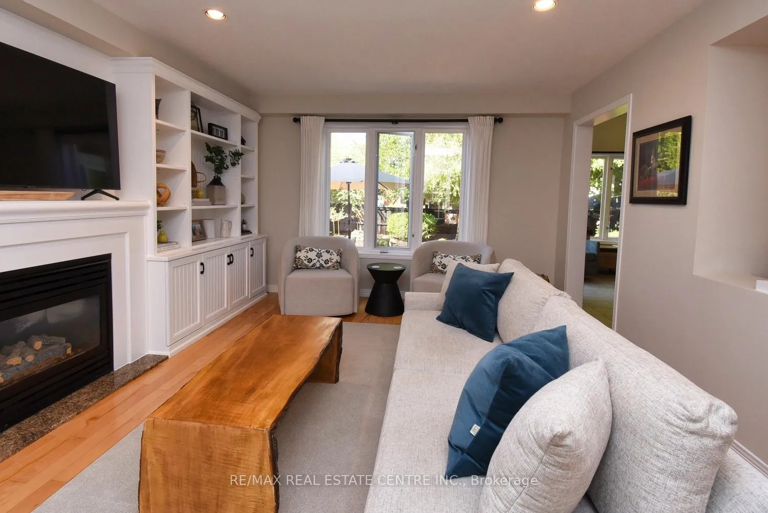 Photo 14 of 35 Eringate Drive, Hamilton, Stoney Creek Mountain — HOMEH