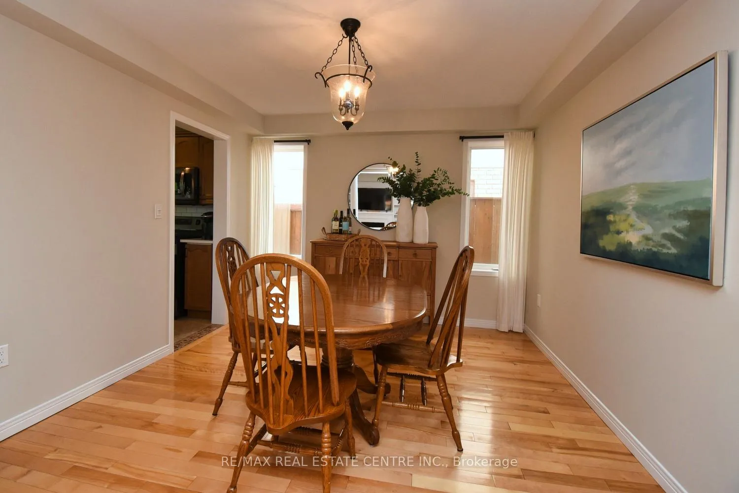 Photo 16 of 35 Eringate Drive, Hamilton, Stoney Creek Mountain — HOMEH