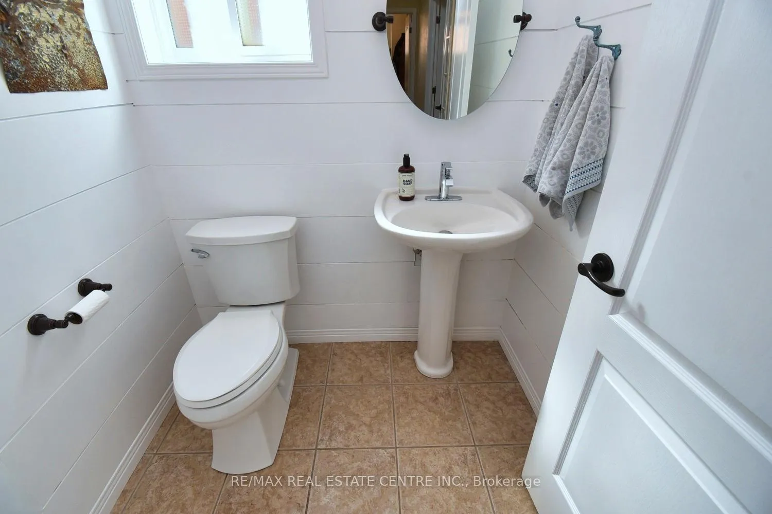 Photo 26 of 35 Eringate Drive, Hamilton, Stoney Creek Mountain — HOMEH