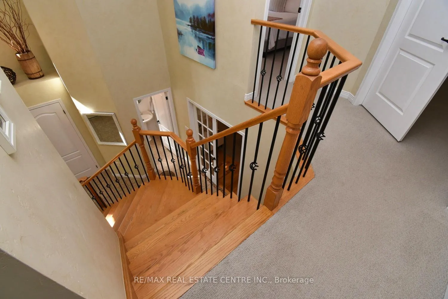 Photo 29 of 35 Eringate Drive, Hamilton, Stoney Creek Mountain — HOMEH