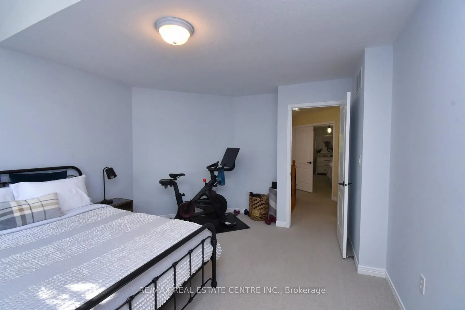 Photo 39 of 35 Eringate Drive, Hamilton, Stoney Creek Mountain — HOMEH