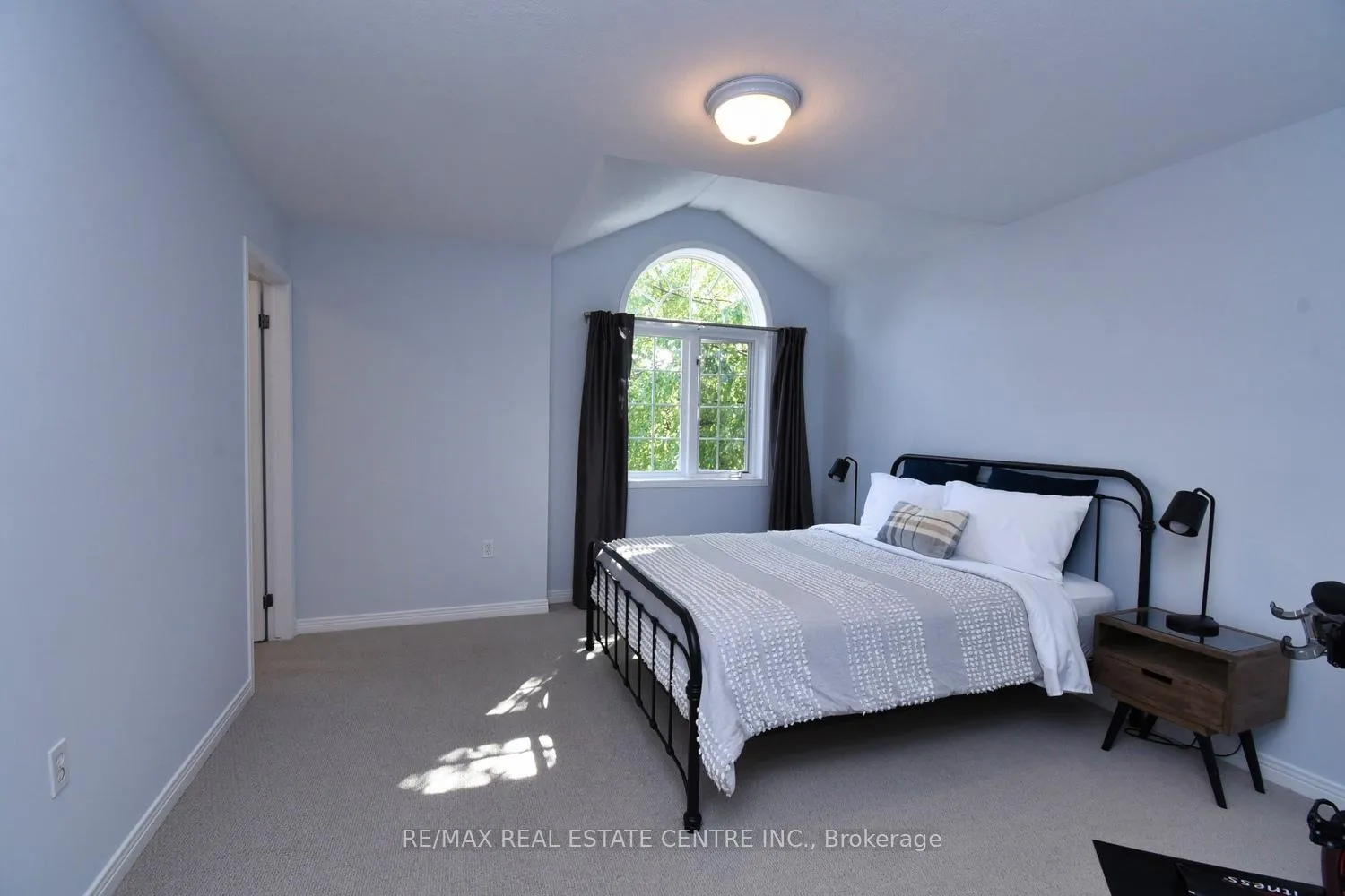 Photo 40 of 35 Eringate Drive, Hamilton, Stoney Creek Mountain — HOMEH