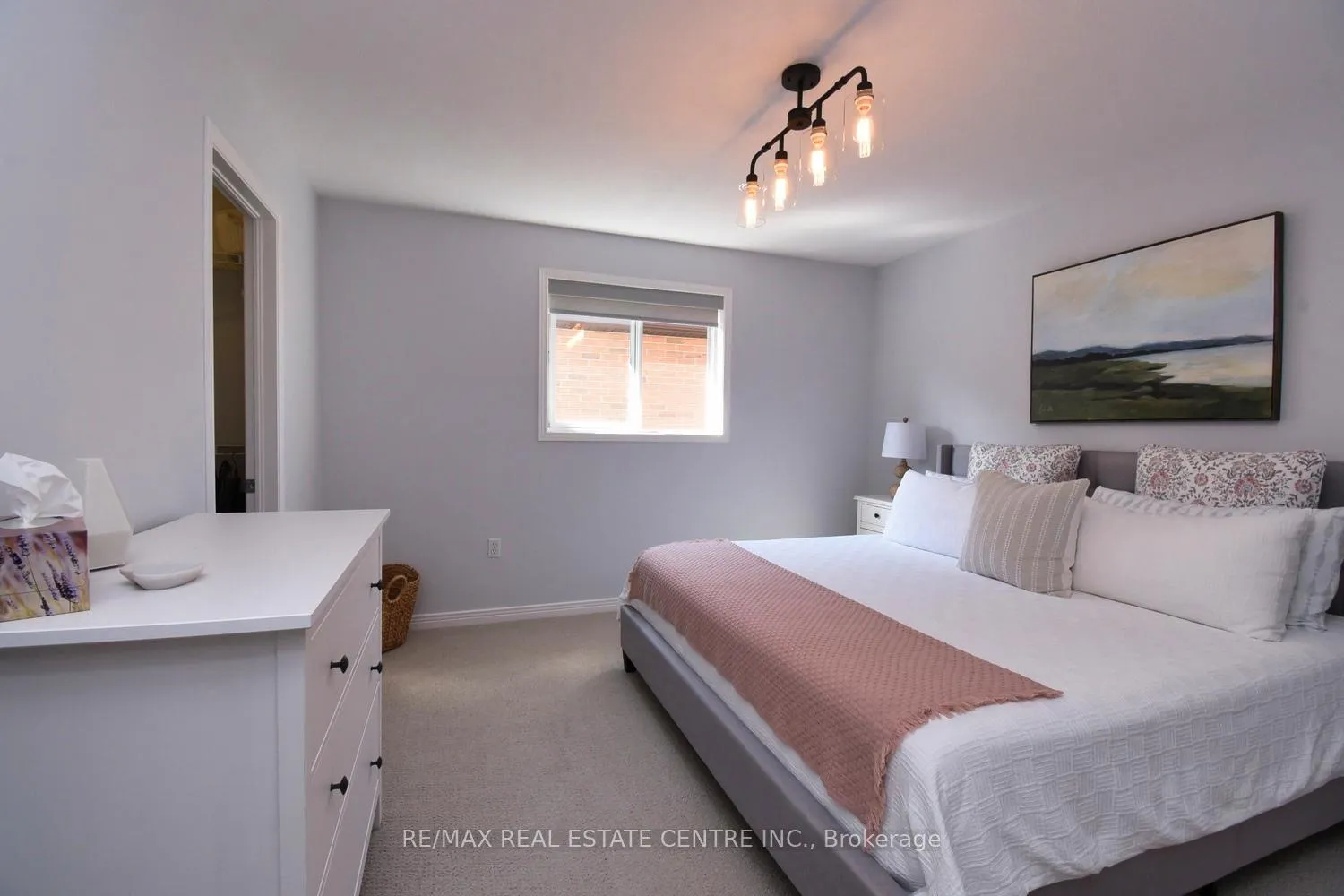 Photo 41 of 35 Eringate Drive, Hamilton, Stoney Creek Mountain — HOMEH