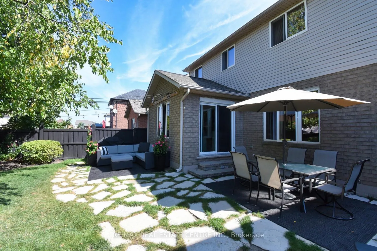 Photo 49 of 35 Eringate Drive, Hamilton, Stoney Creek Mountain — HOMEH
