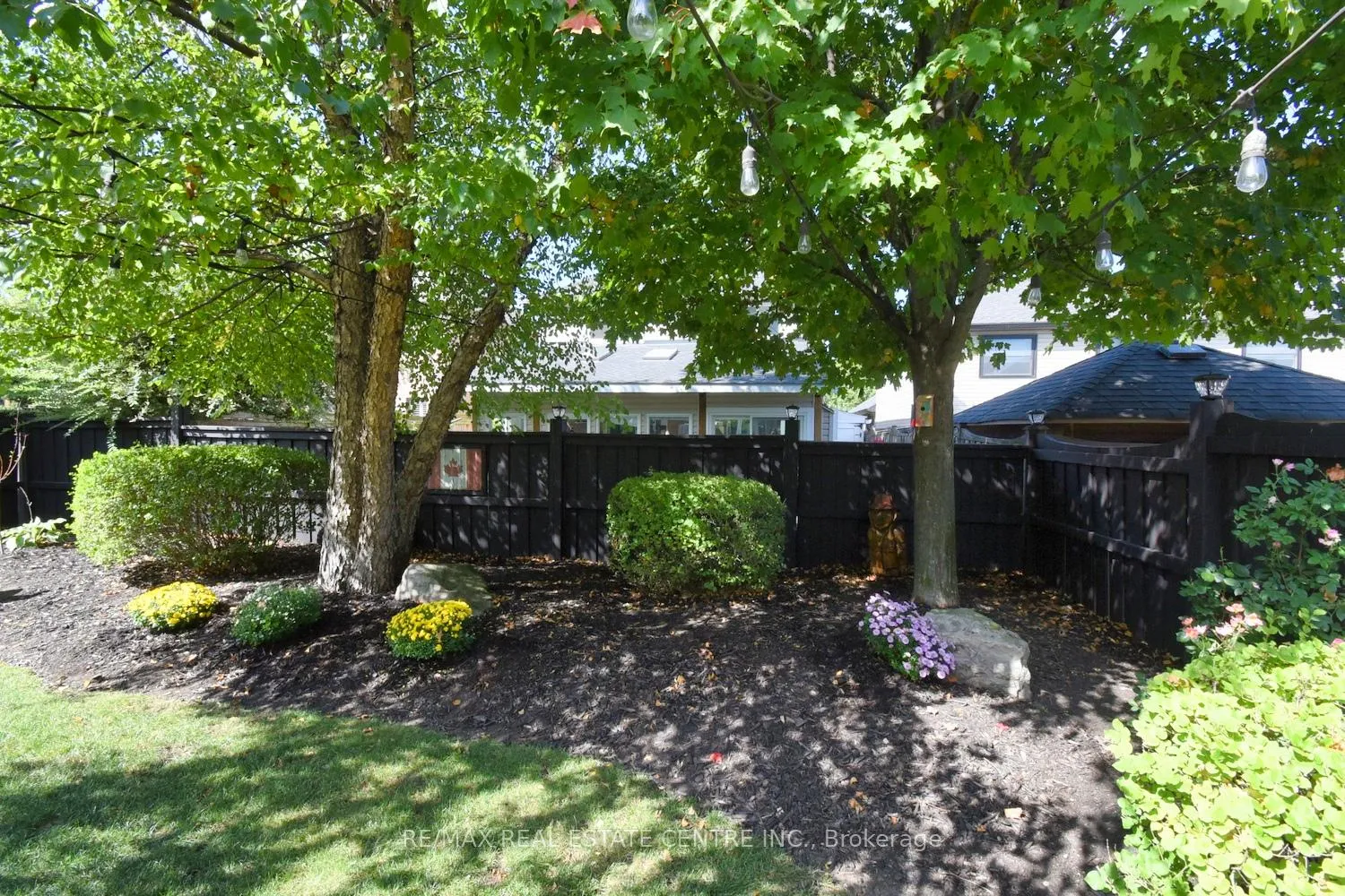 Photo 50 of 35 Eringate Drive, Hamilton, Stoney Creek Mountain — HOMEH