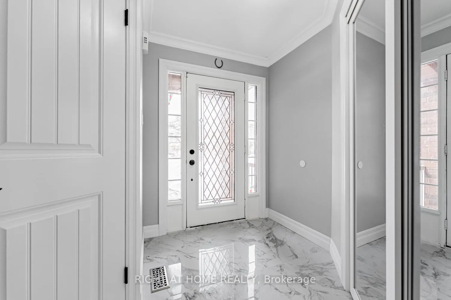Photo 2 of 52 Milson Crescent, Guelph, Kortright Hills — HOMEH