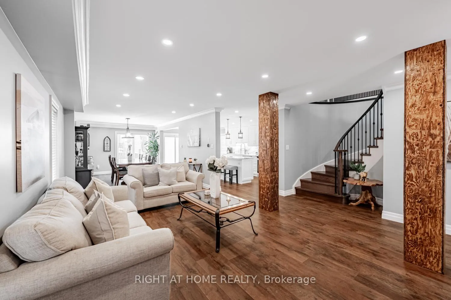Photo 6 of 52 Milson Crescent, Guelph, Kortright Hills — HOMEH