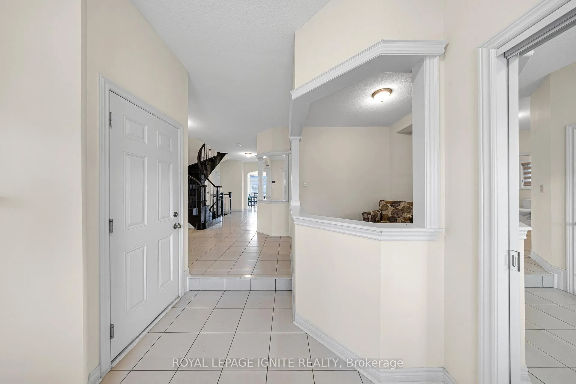 Photo 3 of 725 Audley Road S, Ajax, South East — HOMEH