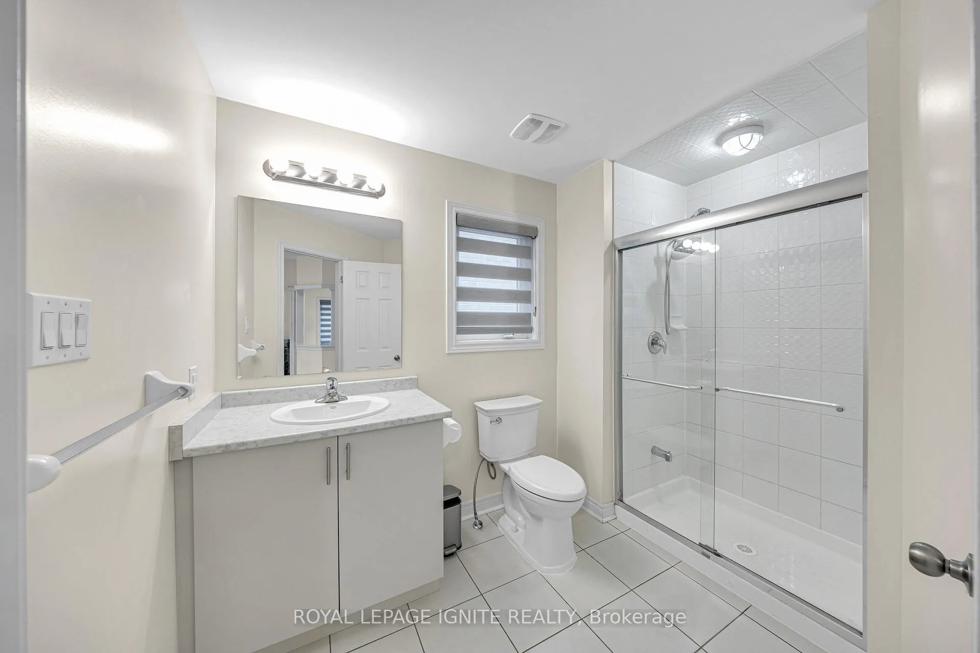 Photo 10 of 725 Audley Road S, Ajax, South East — HOMEH