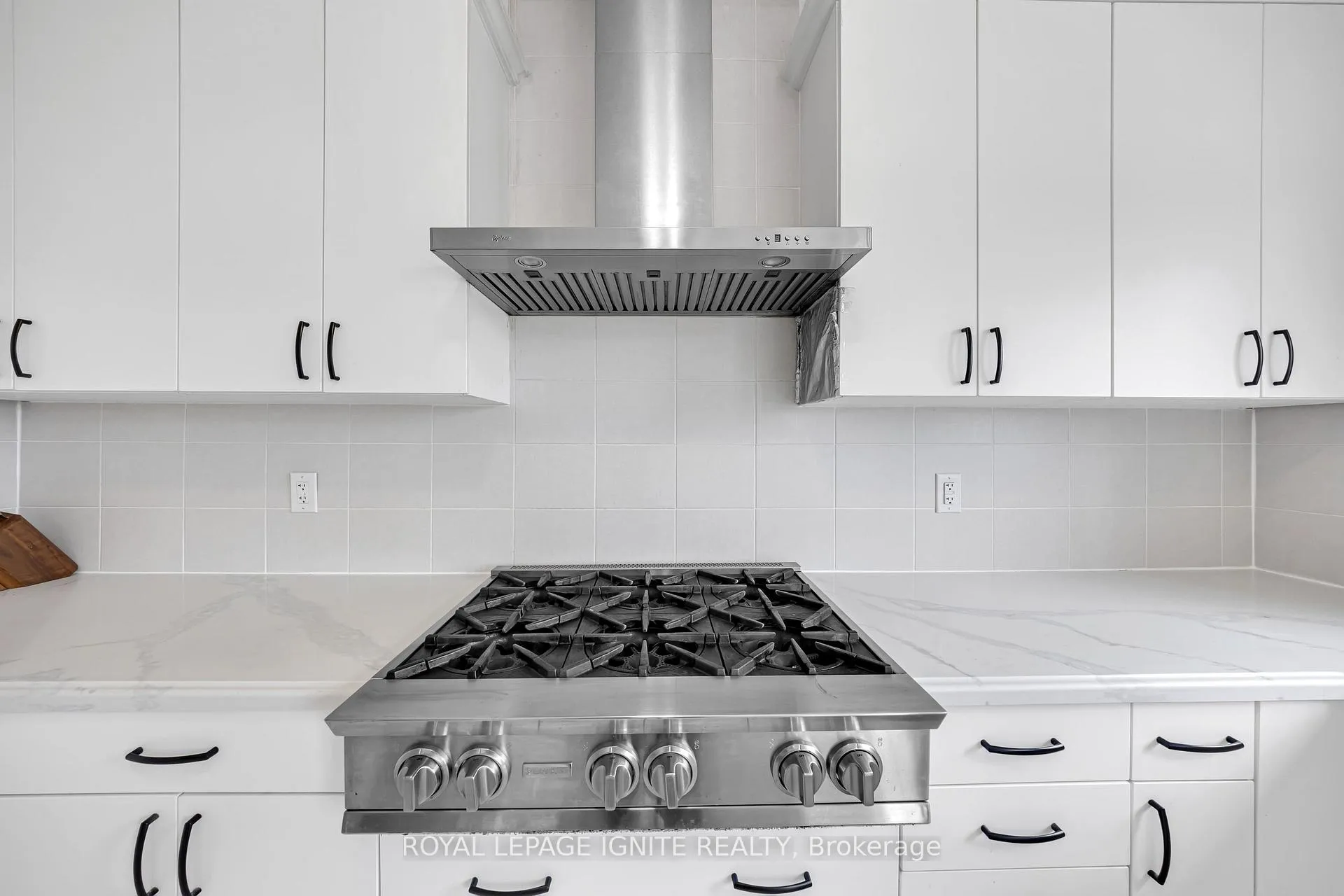 Photo 21 of 725 Audley Road S, Ajax, South East — HOMEH