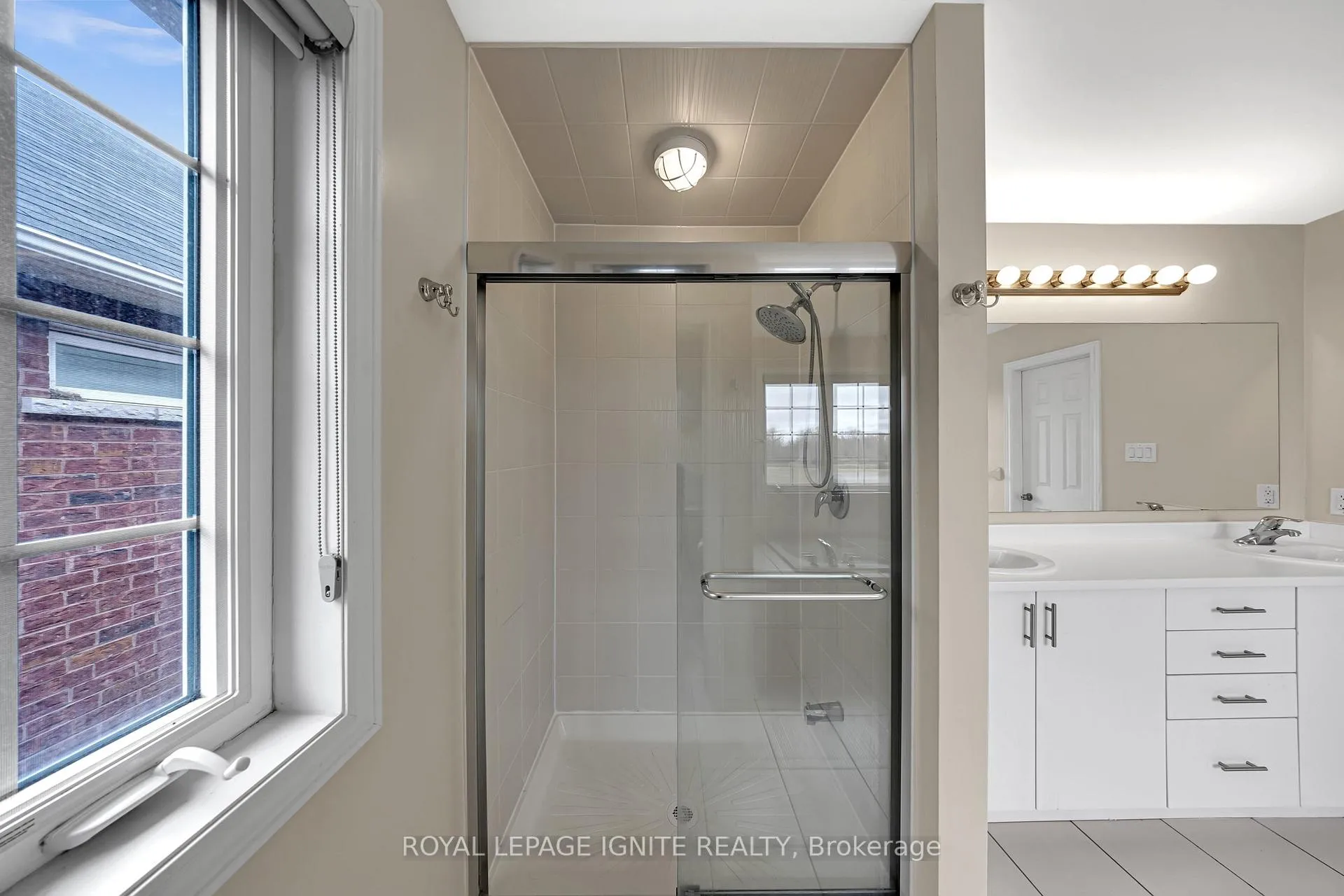Photo 28 of 725 Audley Road S, Ajax, South East — HOMEH