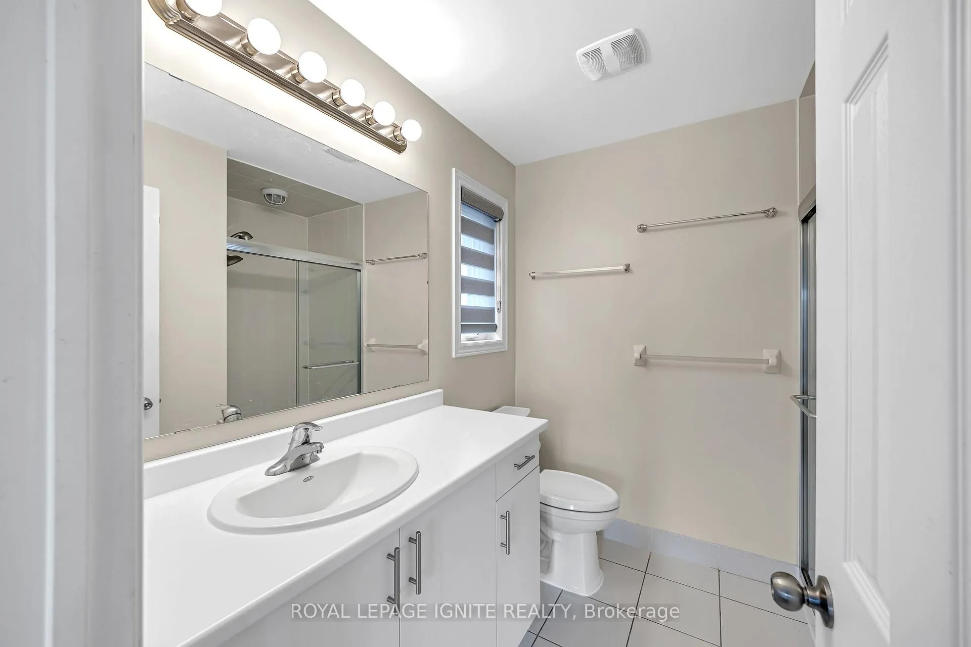 Photo 36 of 725 Audley Road S, Ajax, South East — HOMEH