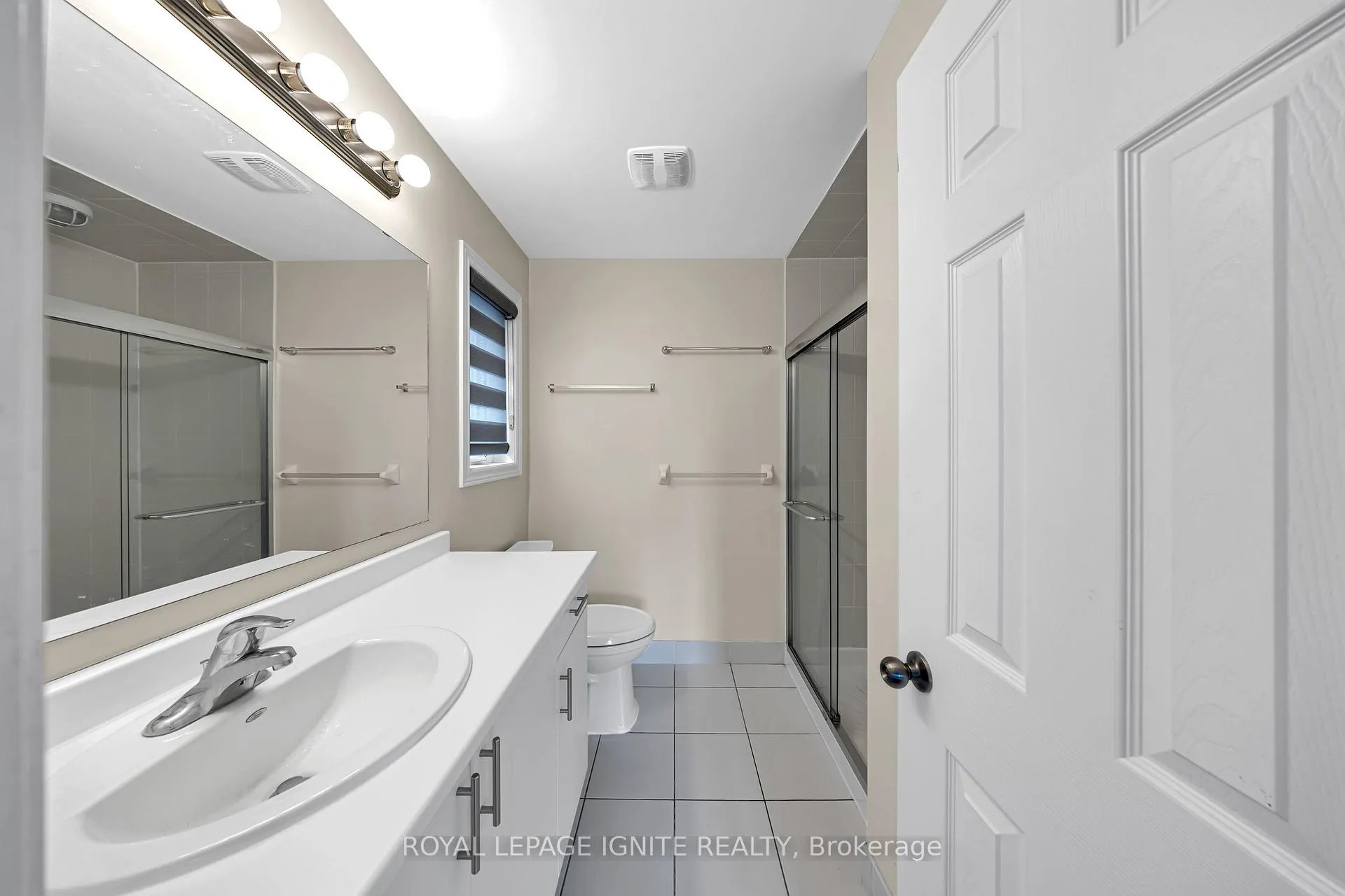 Photo 37 of 725 Audley Road S, Ajax, South East — HOMEH