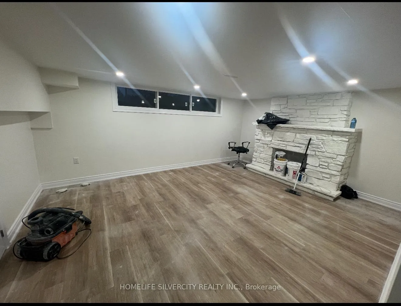 Photo 2 of 5 Caddy Drive, Scarborough, Woburn — HOMEH