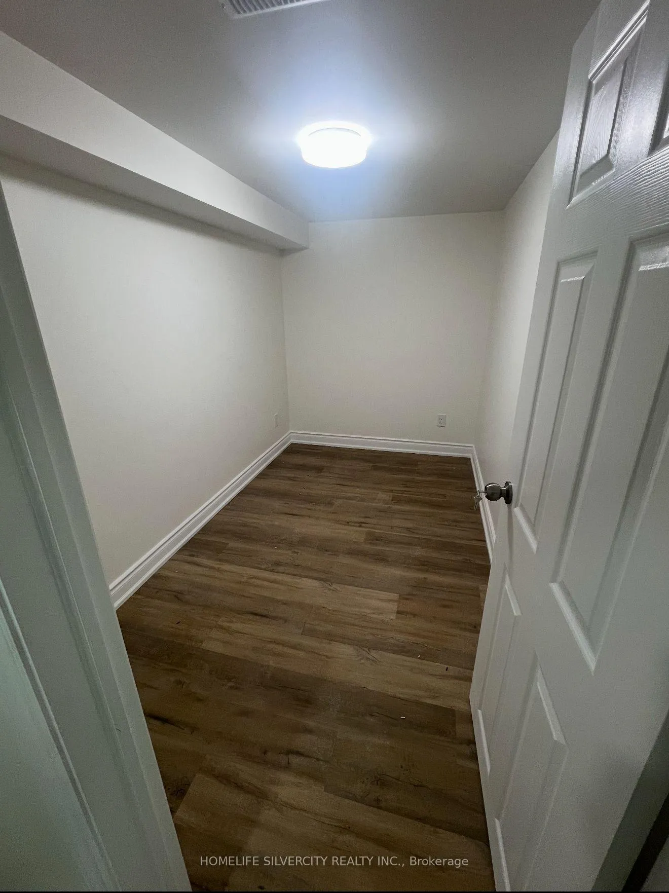 Photo 8 of 5 Caddy Drive, Scarborough, Woburn — HOMEH