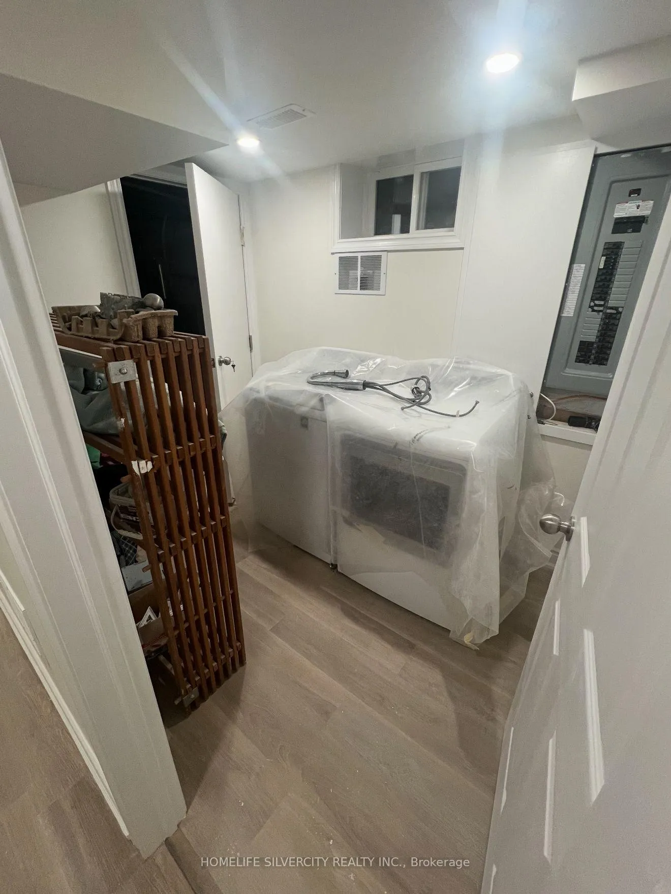 Photo 10 of 5 Caddy Drive, Scarborough, Woburn — HOMEH
