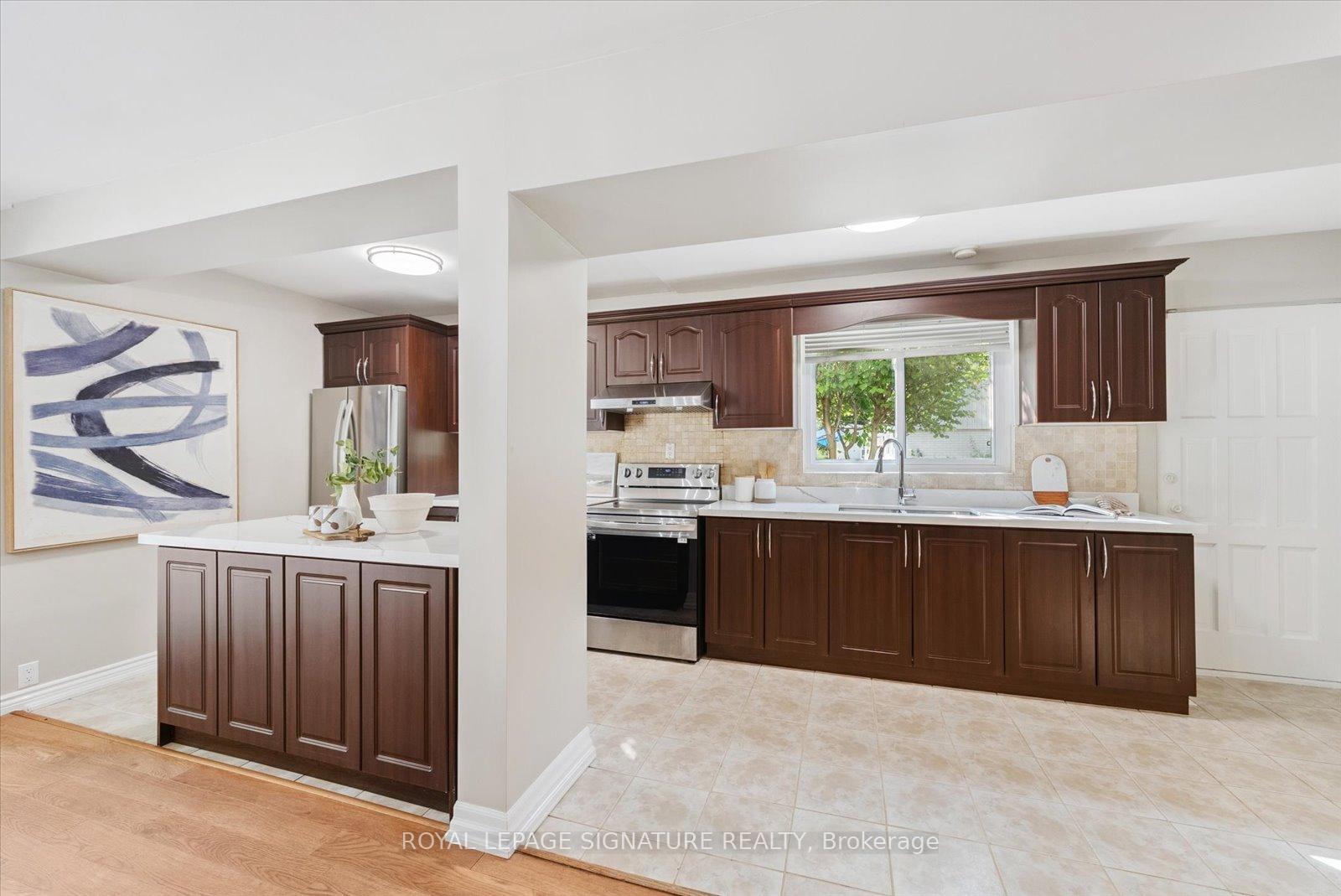 Photo 5 of 52 Munson Crescent, Scarborough, Bendale — HOMEH