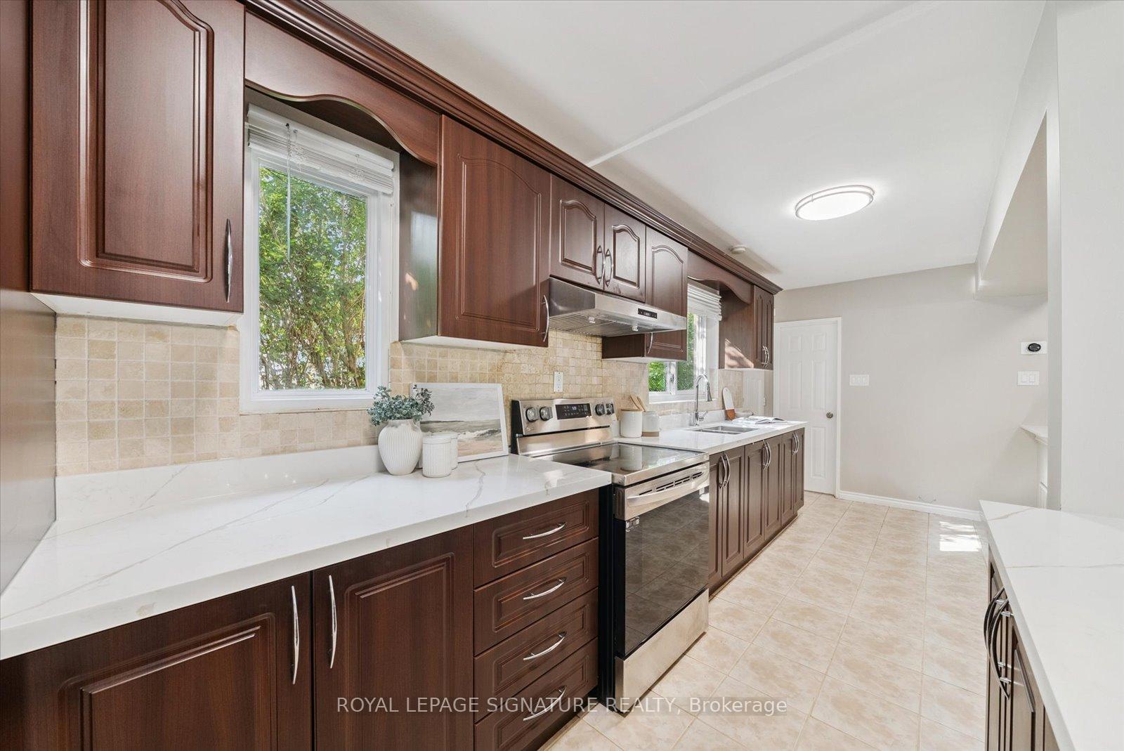 Photo 6 of 52 Munson Crescent, Scarborough, Bendale — HOMEH