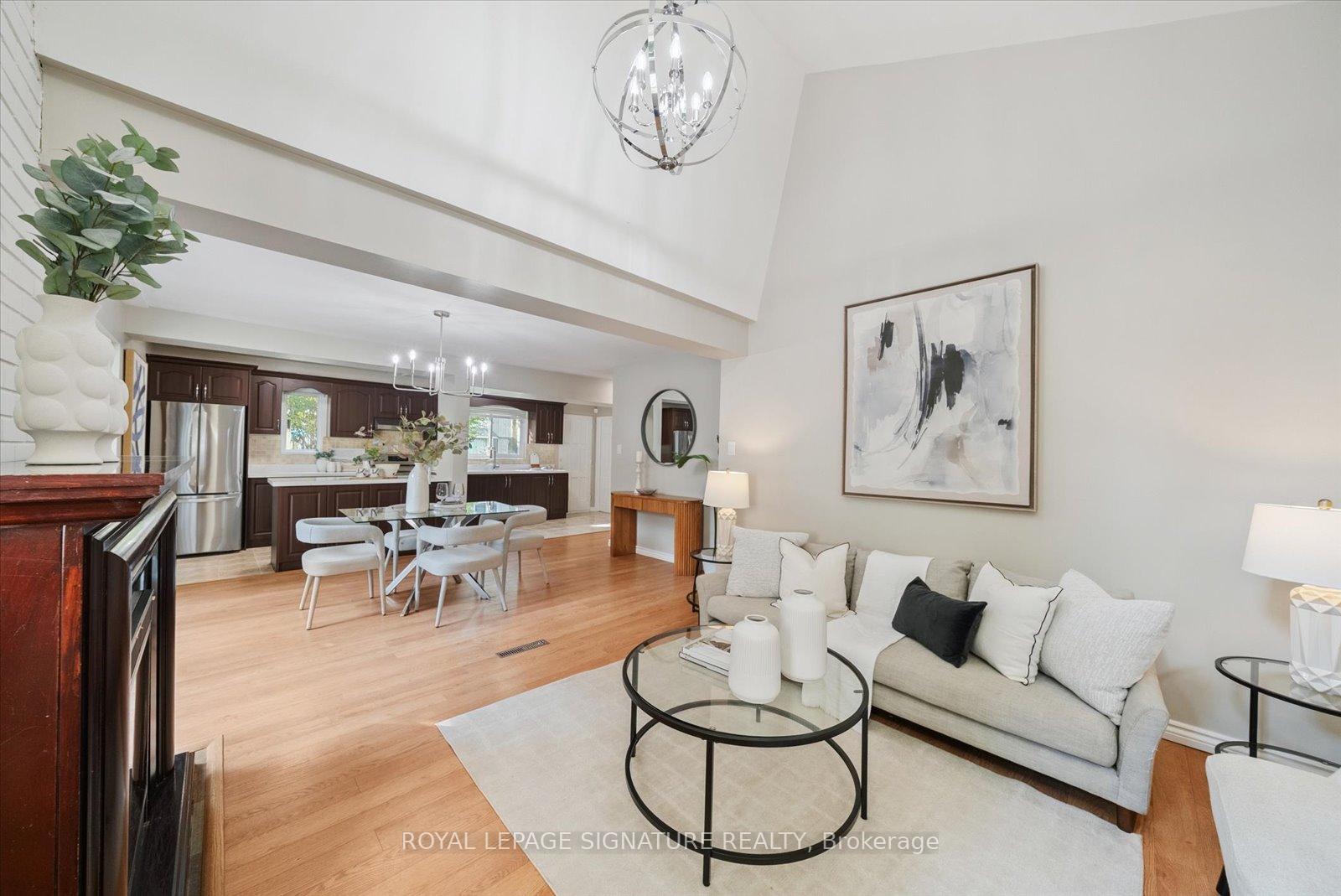 Photo 9 of 52 Munson Crescent, Scarborough, Bendale — HOMEH