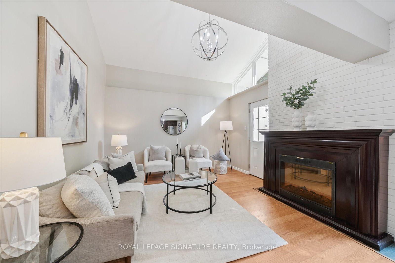 Photo 10 of 52 Munson Crescent, Scarborough, Bendale — HOMEH