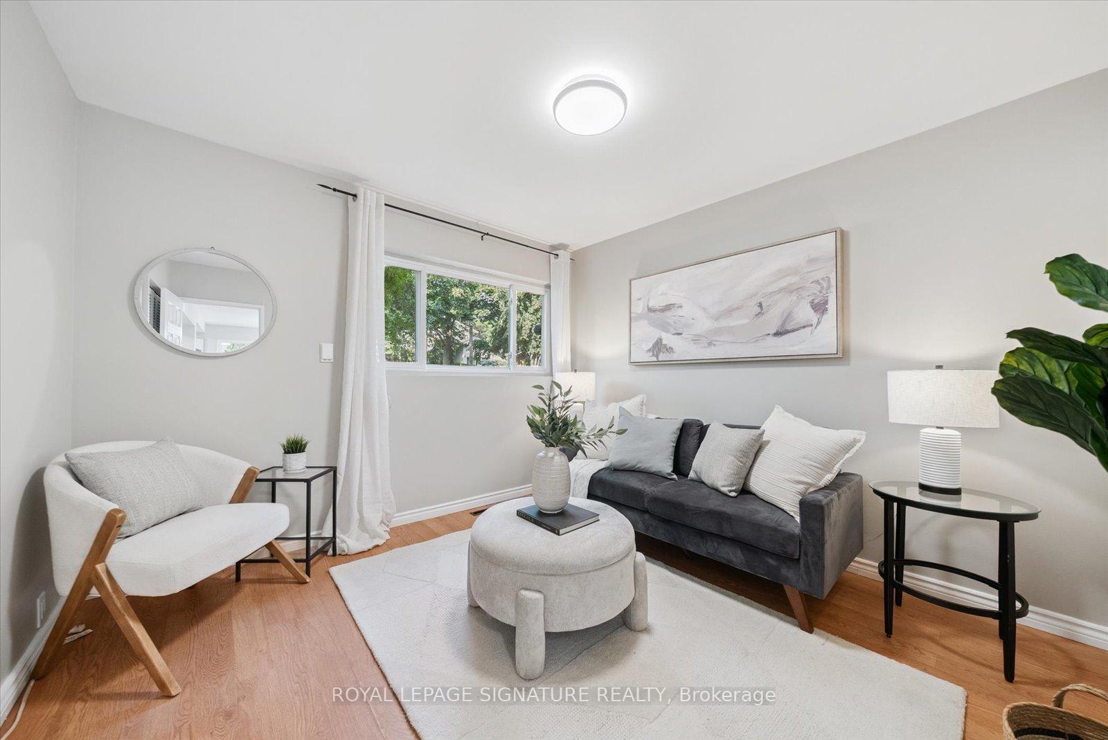 Photo 13 of 52 Munson Crescent, Scarborough, Bendale — HOMEH